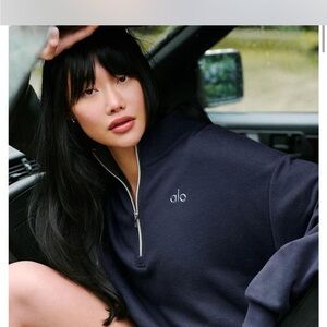 ALO Yoga Women's Dark Blue Half-Zip Sweatshirt